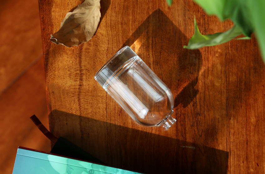 READY FOR DELIVERY: GB-073-1  100ML flint bottle, round shoulder, thick bottom heavy bottle.